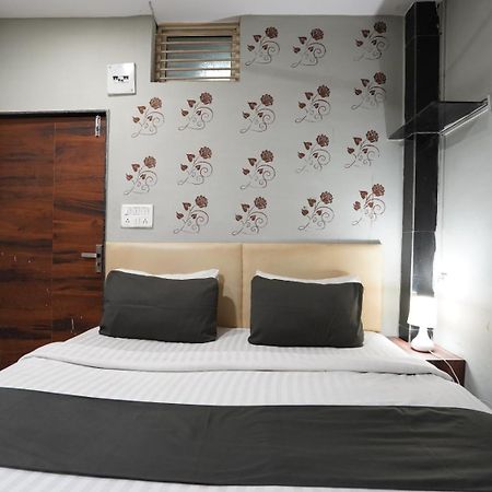 Hotel Sai Inn, Ahmedabad Airport 外观 照片