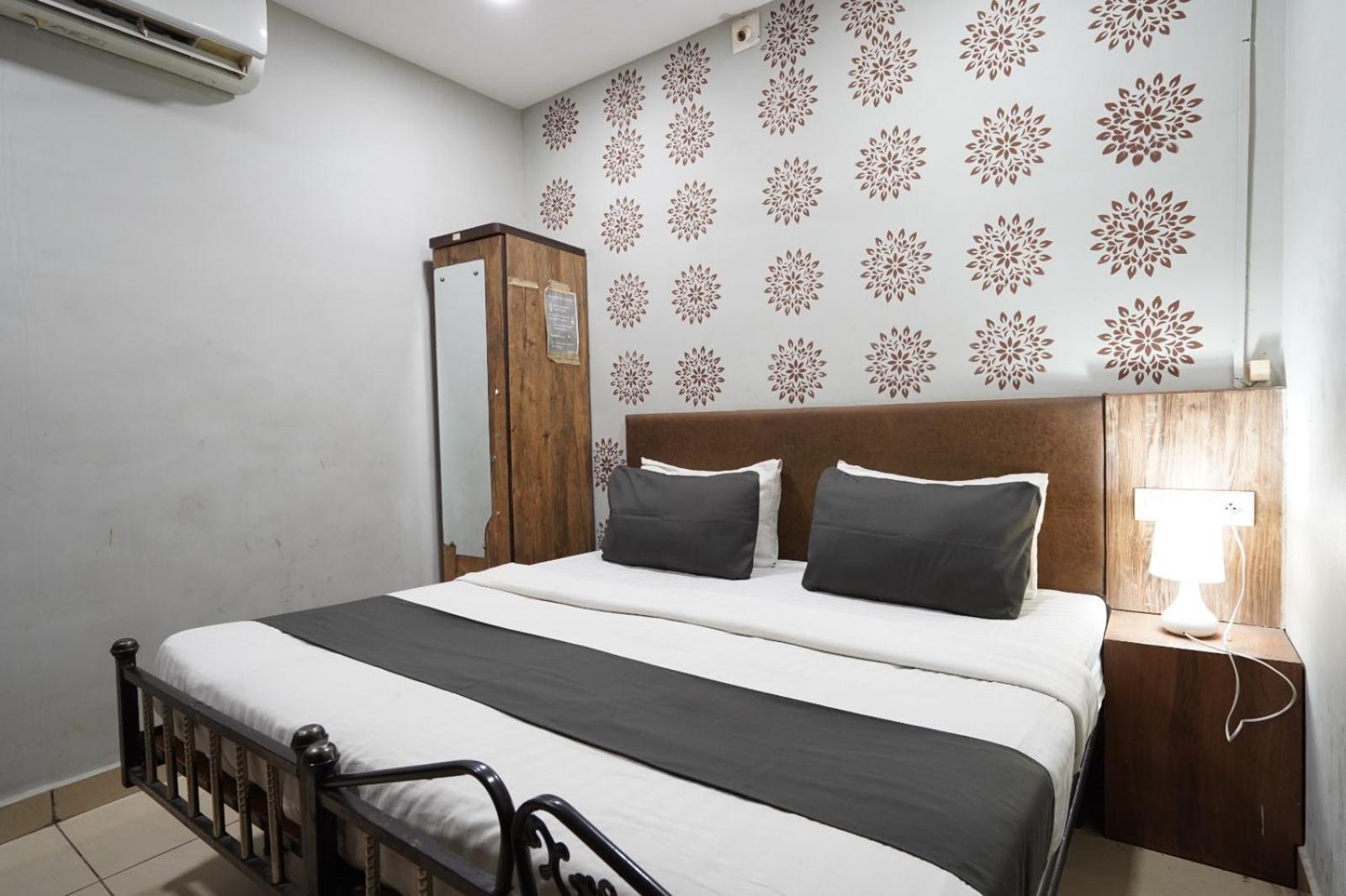 Hotel Sai Inn, Ahmedabad Airport 外观 照片