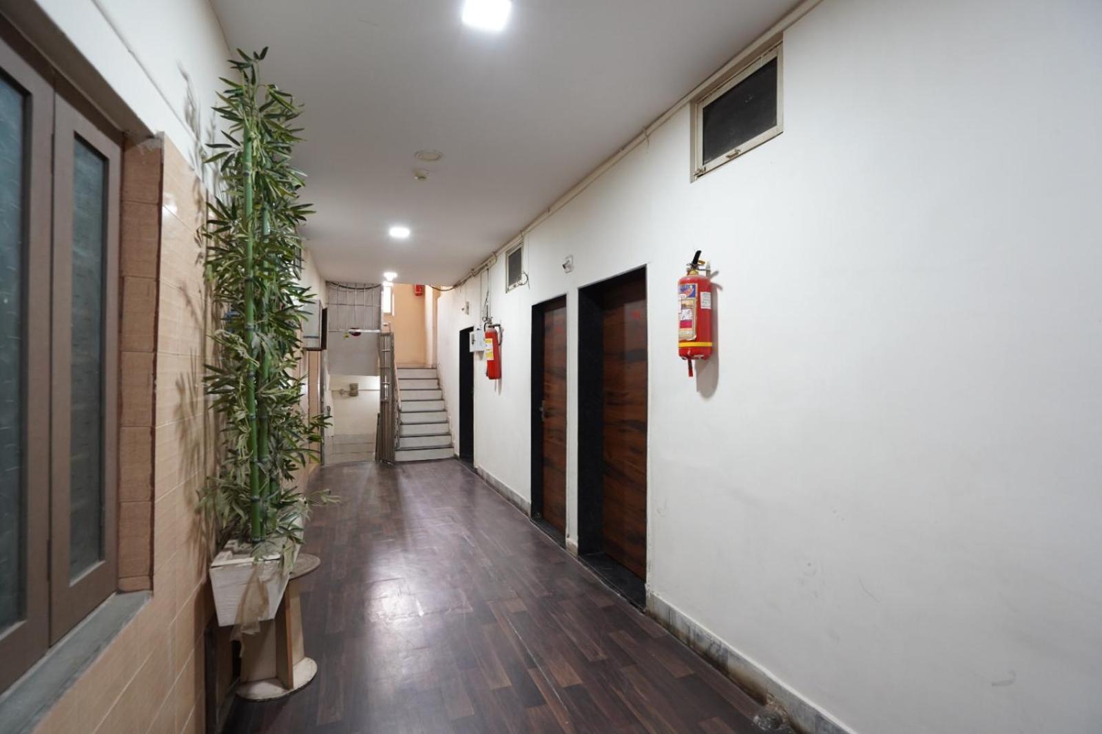 Hotel Sai Inn, Ahmedabad Airport 外观 照片